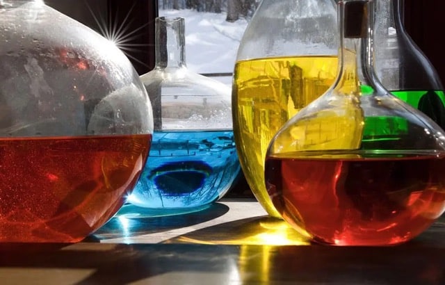 Learn what gives cannabis its distinct taste and smell in <a href="https://headmagazine.com/terpenes-the-key-to-discovering-your-cannabis-palette/">“Terpenes: The Key to Discovering Your Cannabis Palette.”</a>